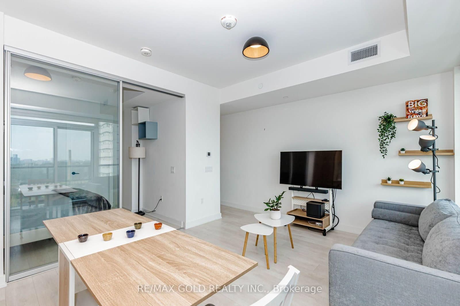 127 Broadway Avenue, Unit 1011 thumbnail 12