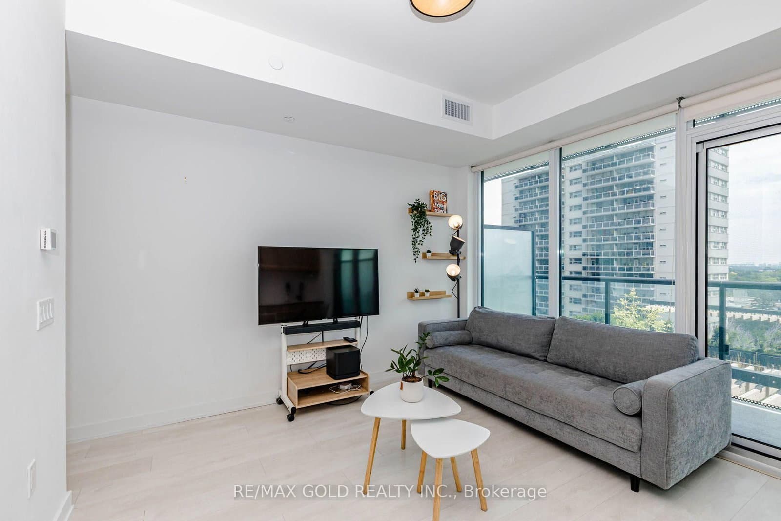 127 Broadway Avenue, Unit 1011 thumbnail 13