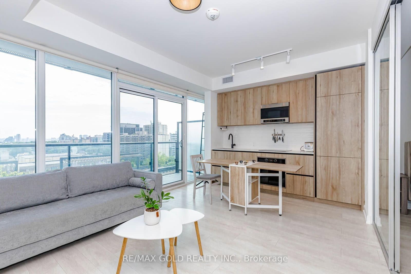 127 Broadway Avenue, Unit 1011 thumbnail 14
