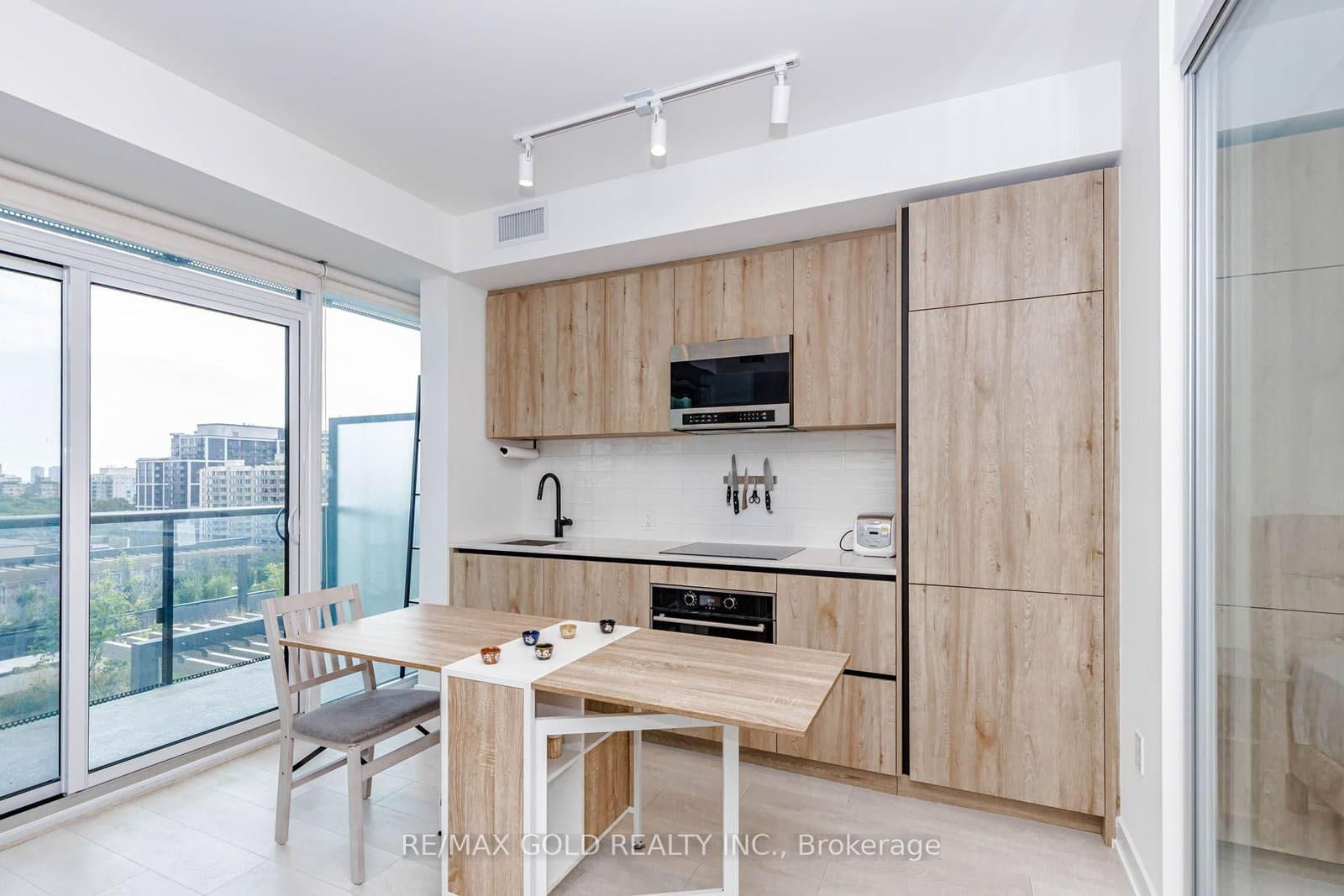 127 Broadway Avenue, Unit 1011 thumbnail 16