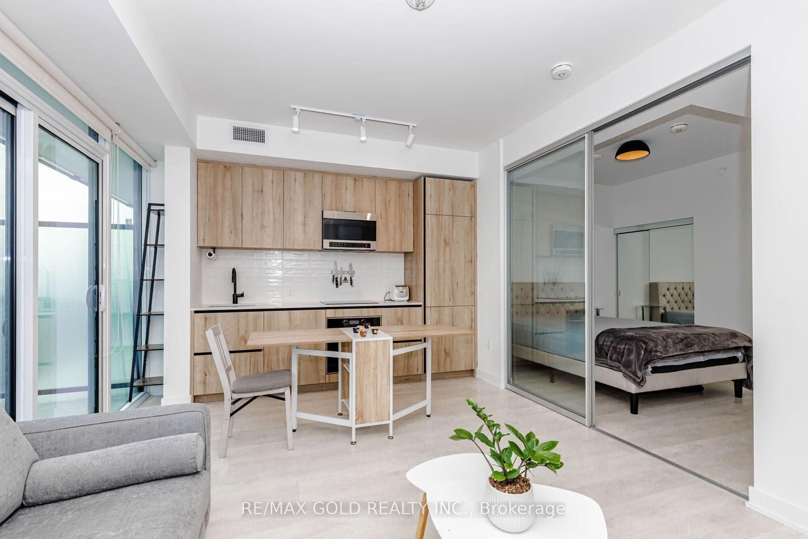 127 Broadway Avenue, Unit 1011 thumbnail 18