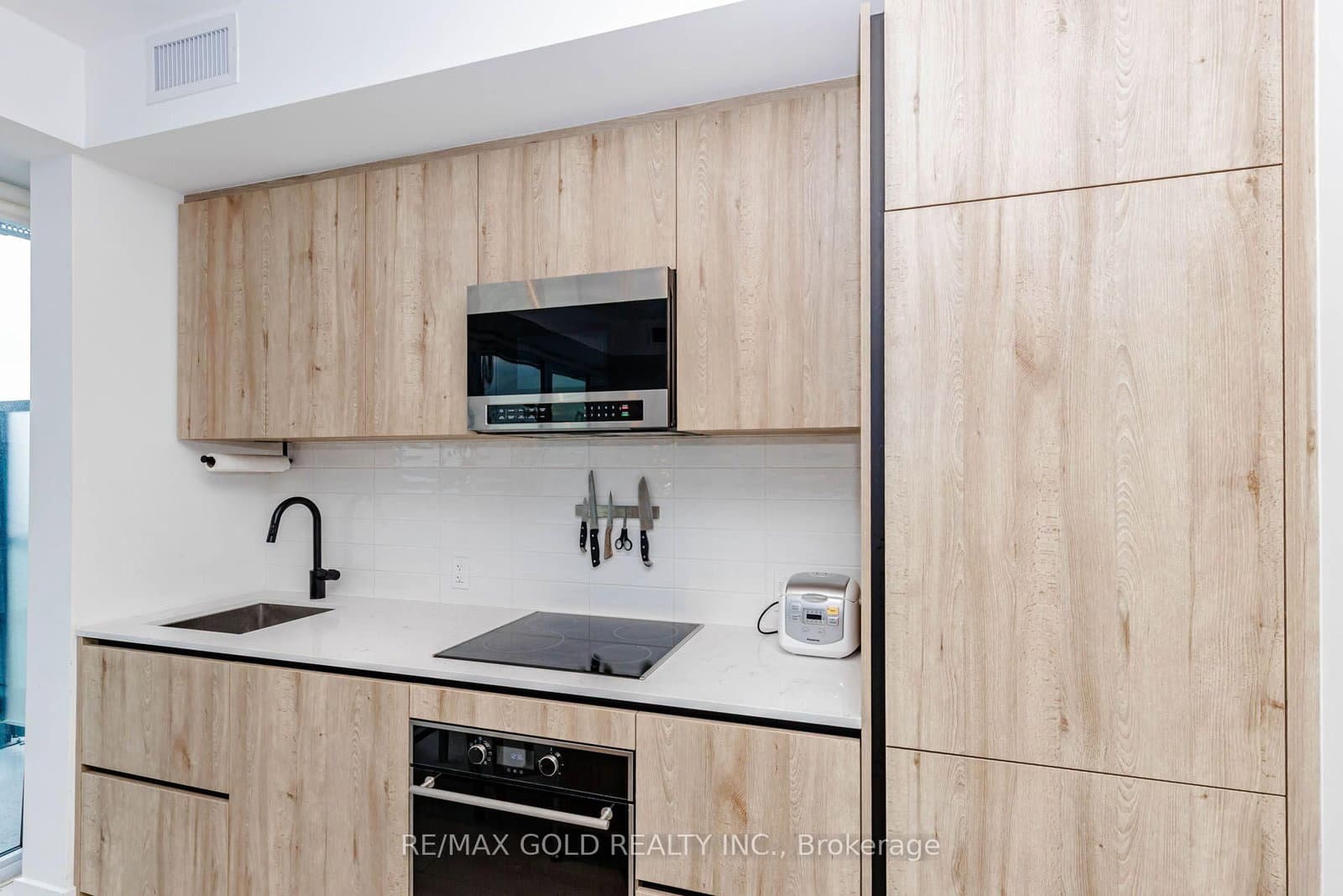 127 Broadway Avenue, Unit 1011 thumbnail 19