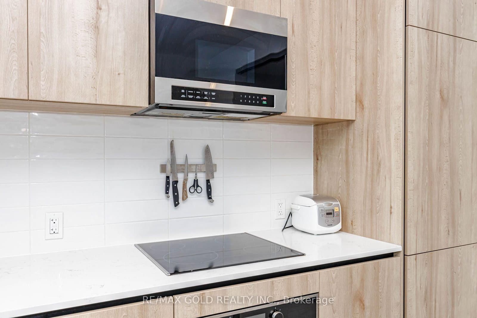 127 Broadway Avenue, Unit 1011 thumbnail 20