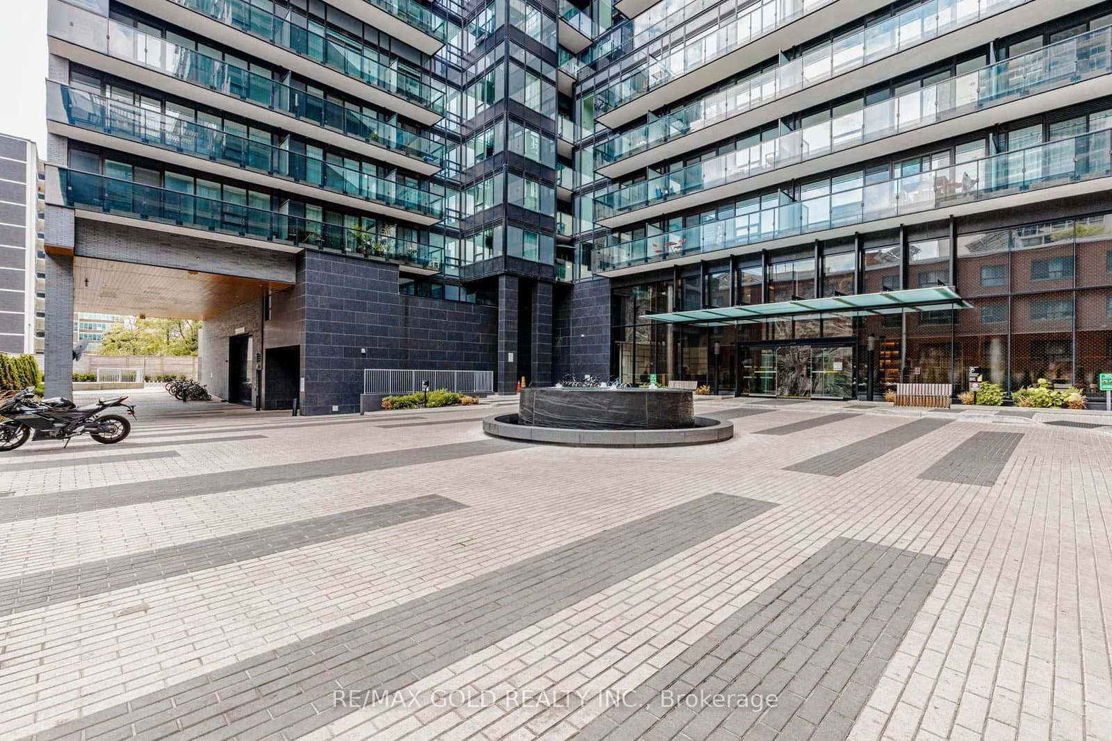 127 Broadway Avenue, Unit 1011 thumbnail 3