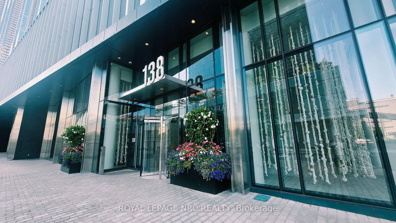 138 Downes Street, Unit 6302 thumbnail 3