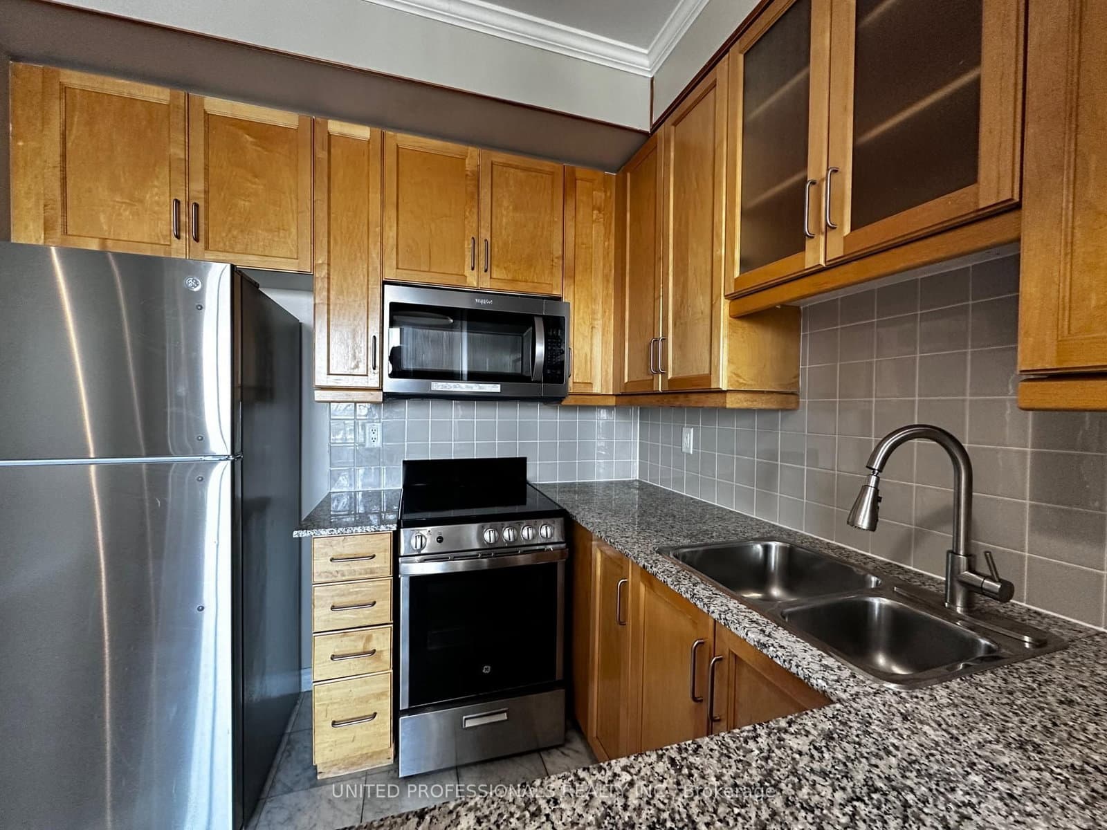 60 Byng Avenue, Unit 1812 thumbnail 8