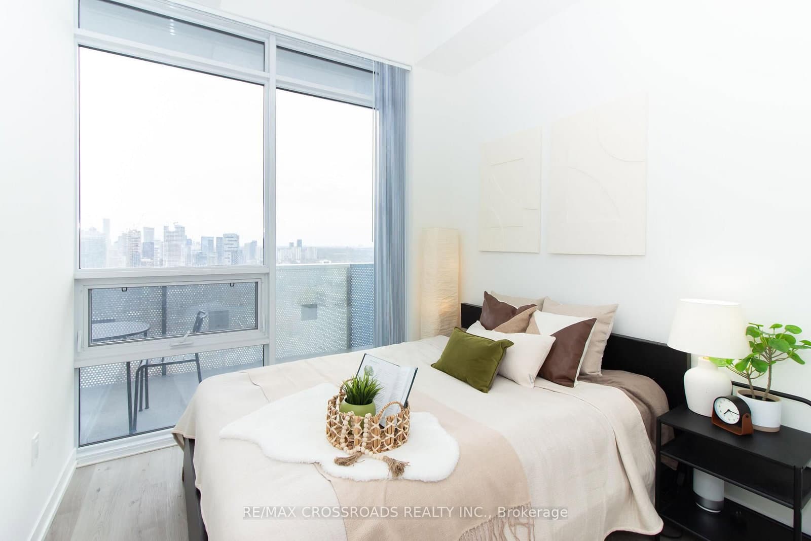 138 Downes Street, Unit 4801 thumbnail 14