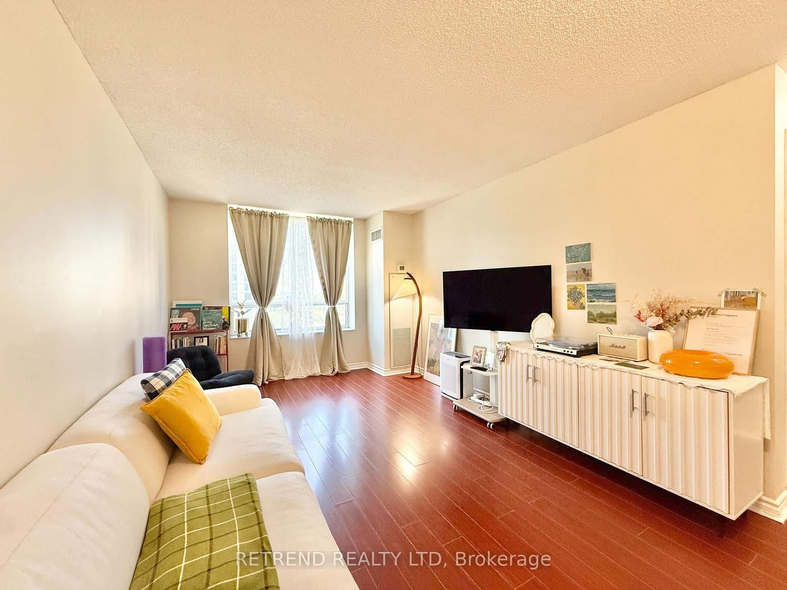 18 Sommerset Way, Unit 1011 thumbnail 5