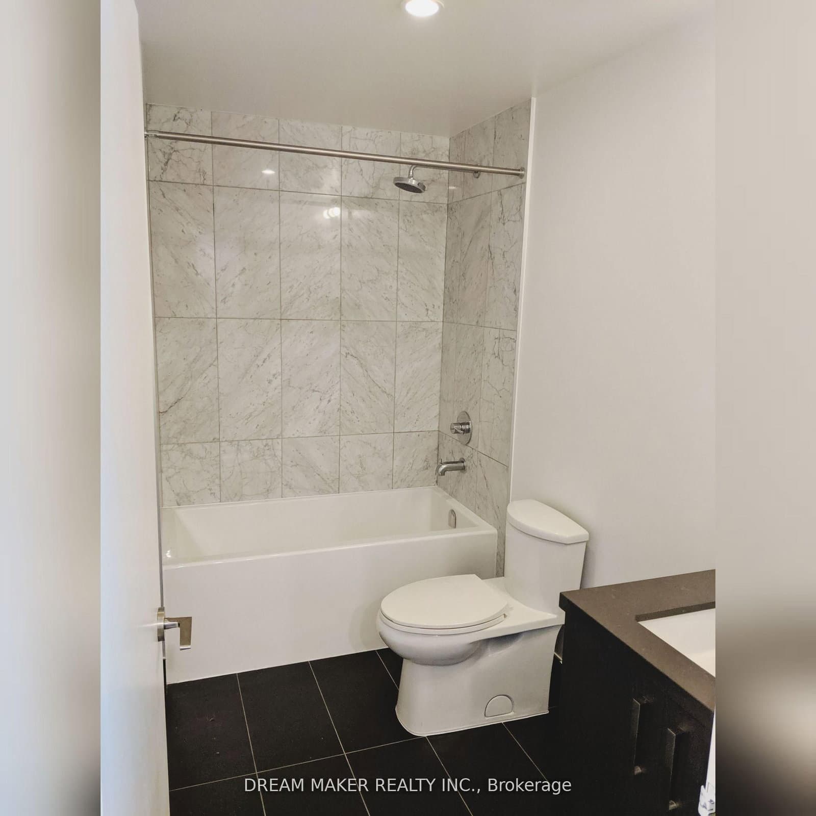 455 Front Street E, Unit 4 thumbnail 6