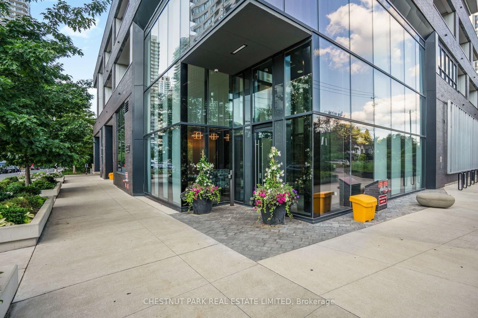 11 Lillian Street, Unit 1802 thumbnail 3
