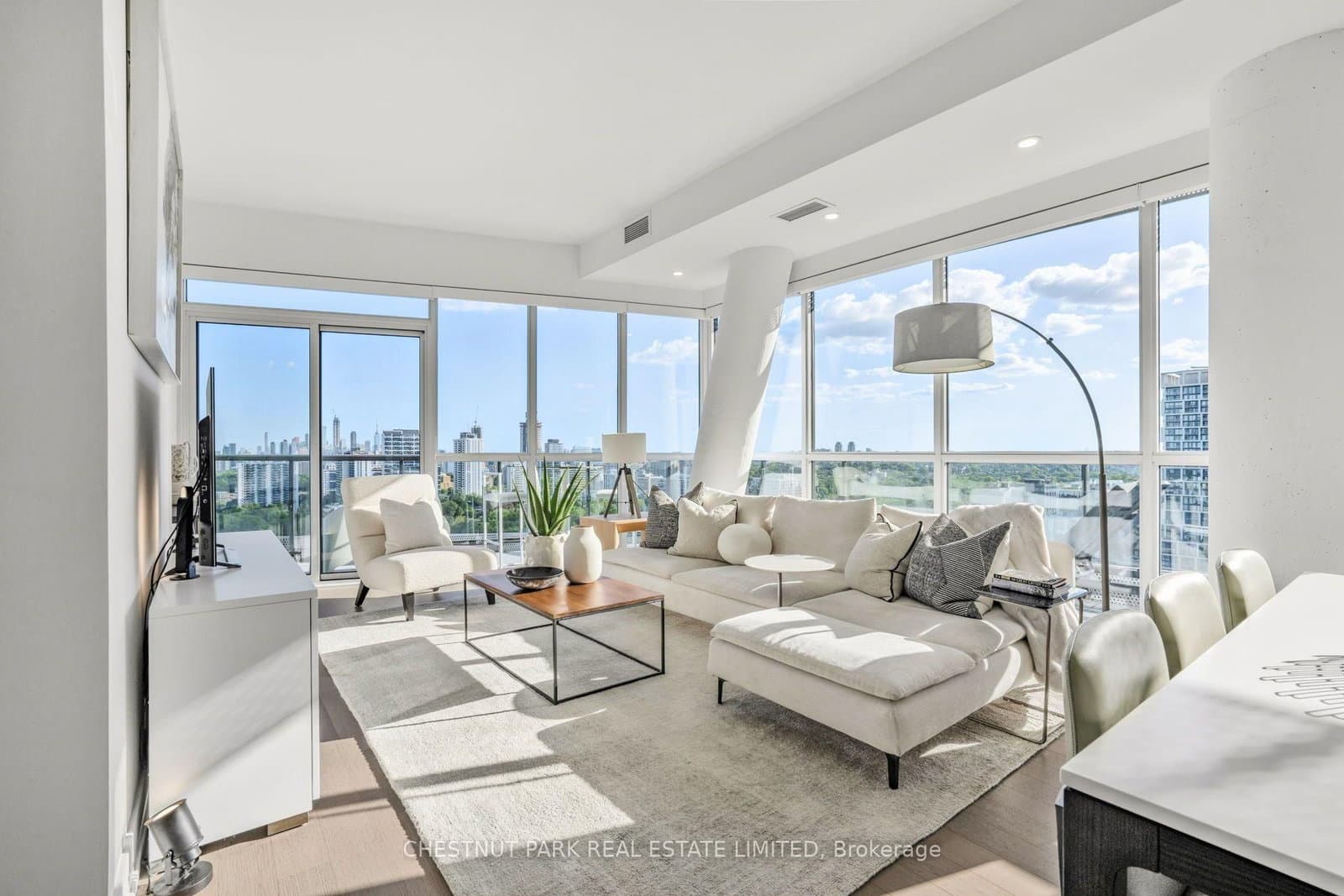11 Lillian Street, Unit 1802 thumbnail 9