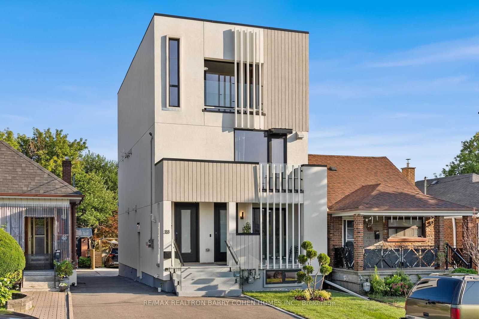 33 Lanark Avenue - Image 1
