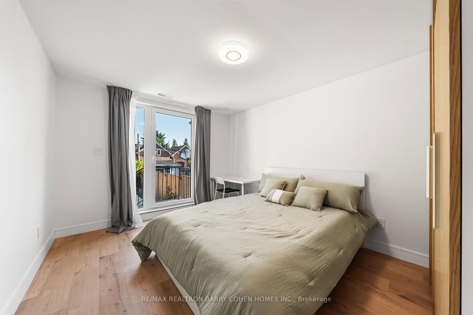 33 Lanark Avenue thumbnail 31