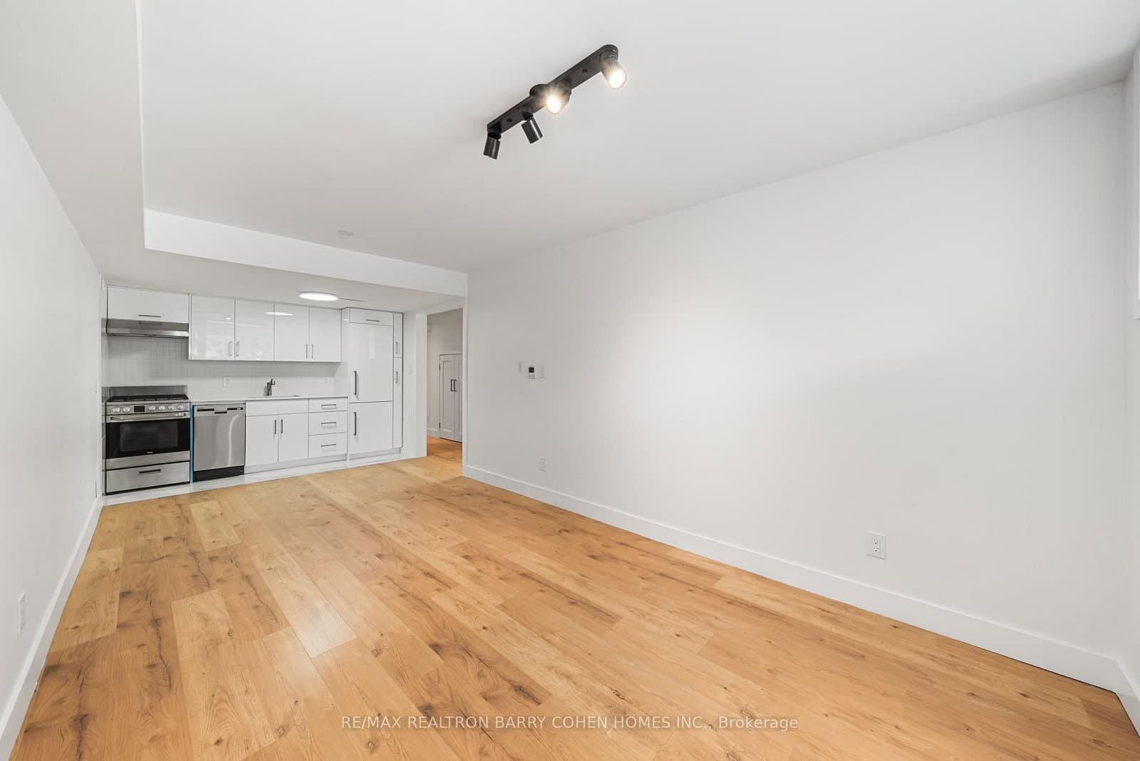 33 Lanark Avenue thumbnail 34