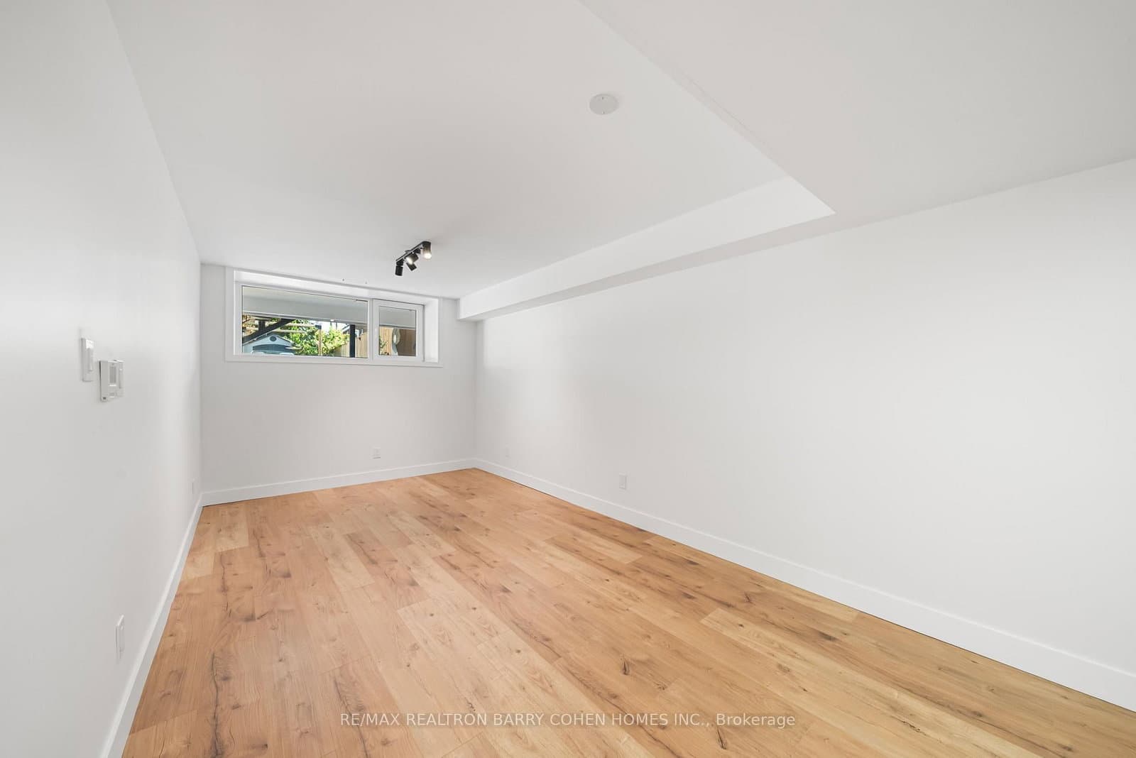 33 Lanark Avenue thumbnail 36