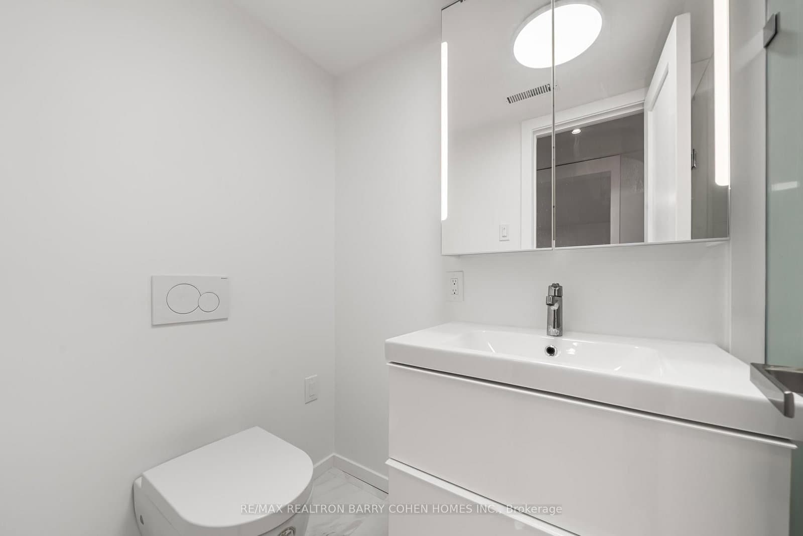 33 Lanark Avenue thumbnail 37