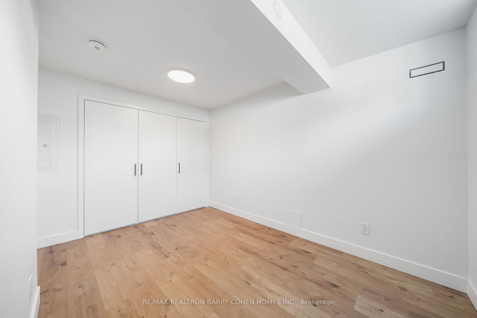 33 Lanark Avenue thumbnail 39