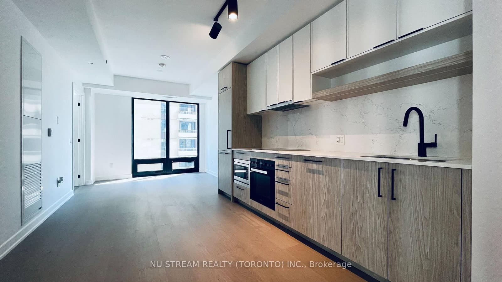 91 Montclair Avenue, Unit 1502 thumbnail 7