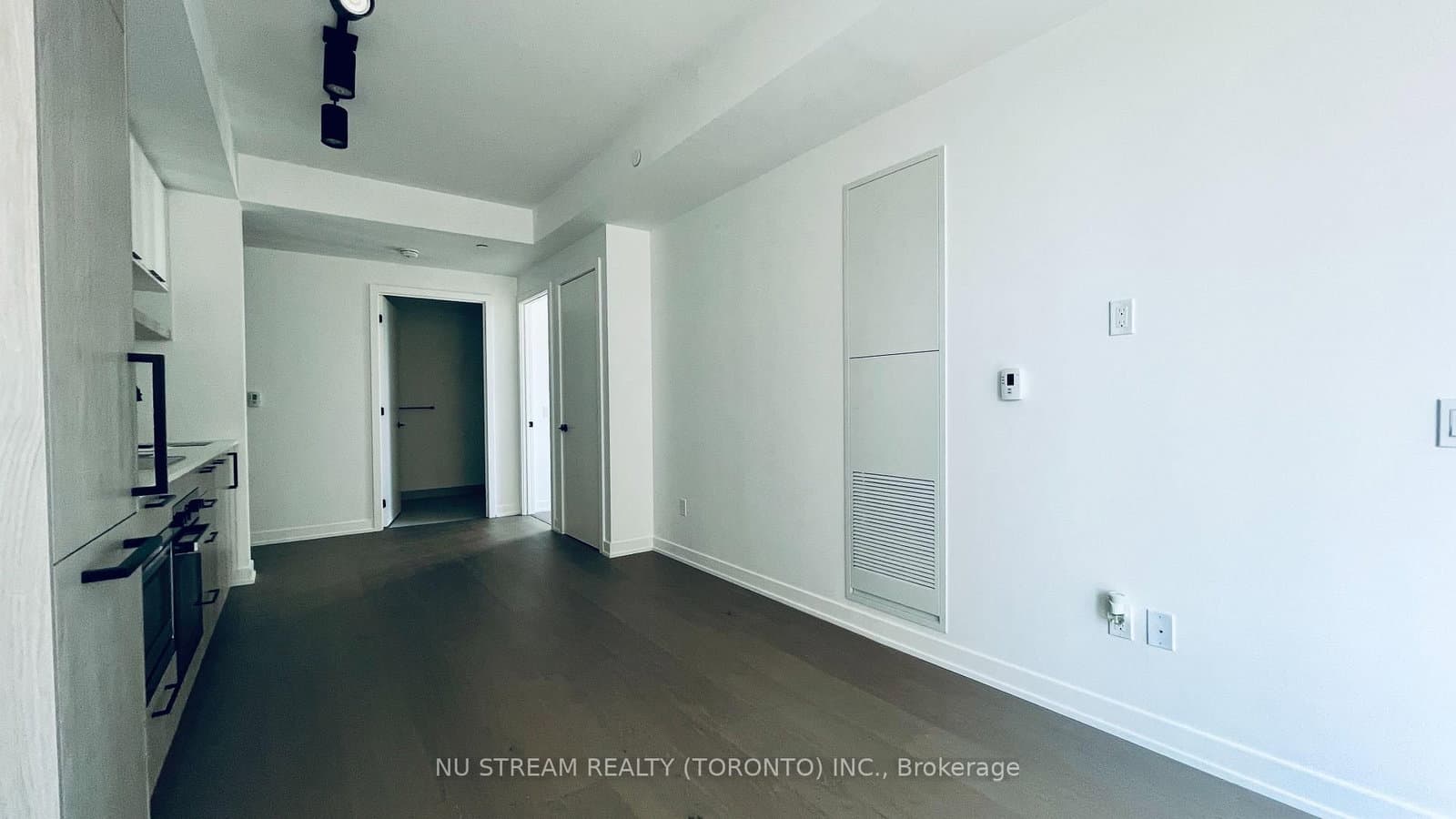 91 Montclair Avenue, Unit 1502 thumbnail 8