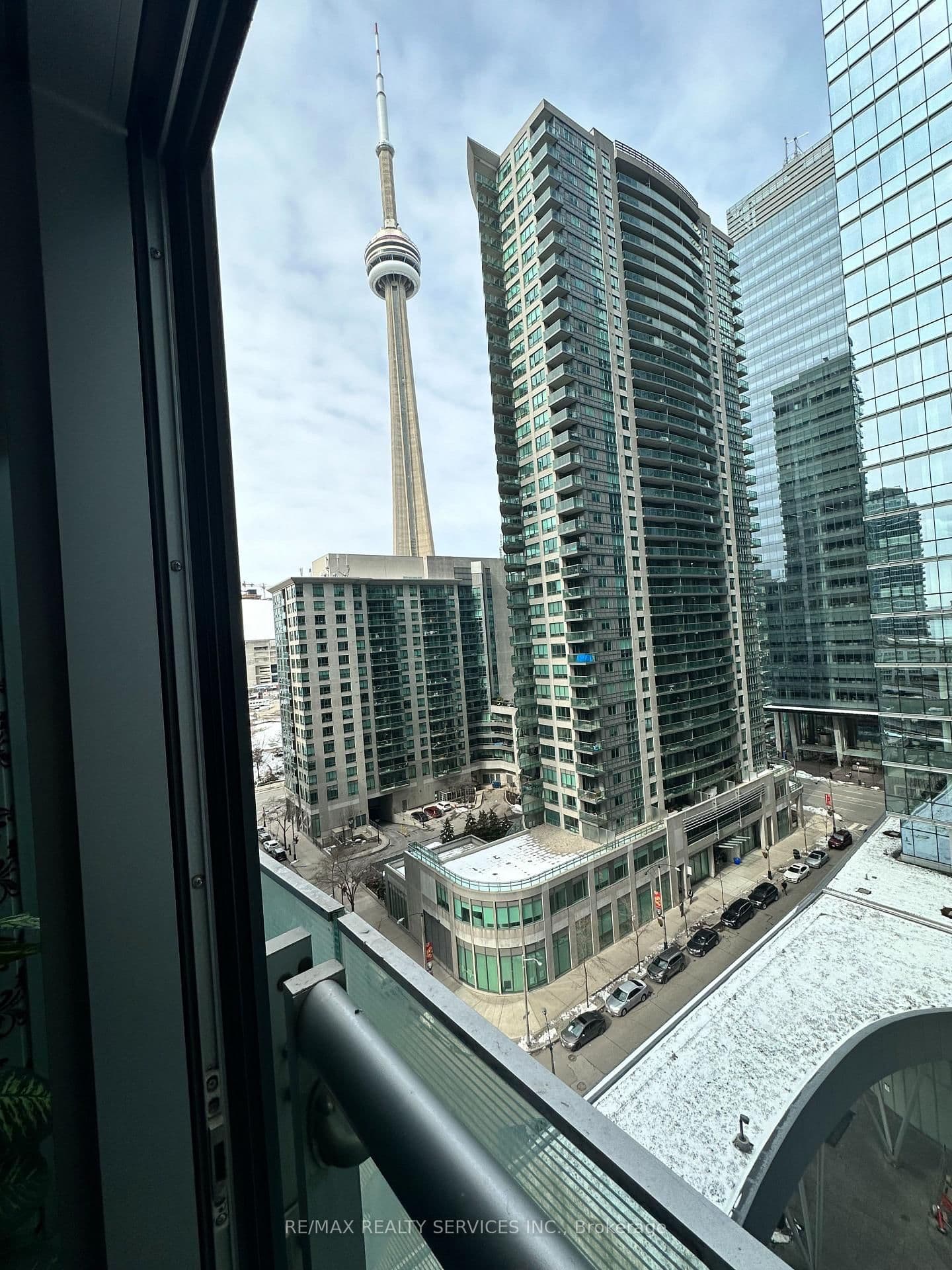 12 York Street, Unit 909 - Image 1