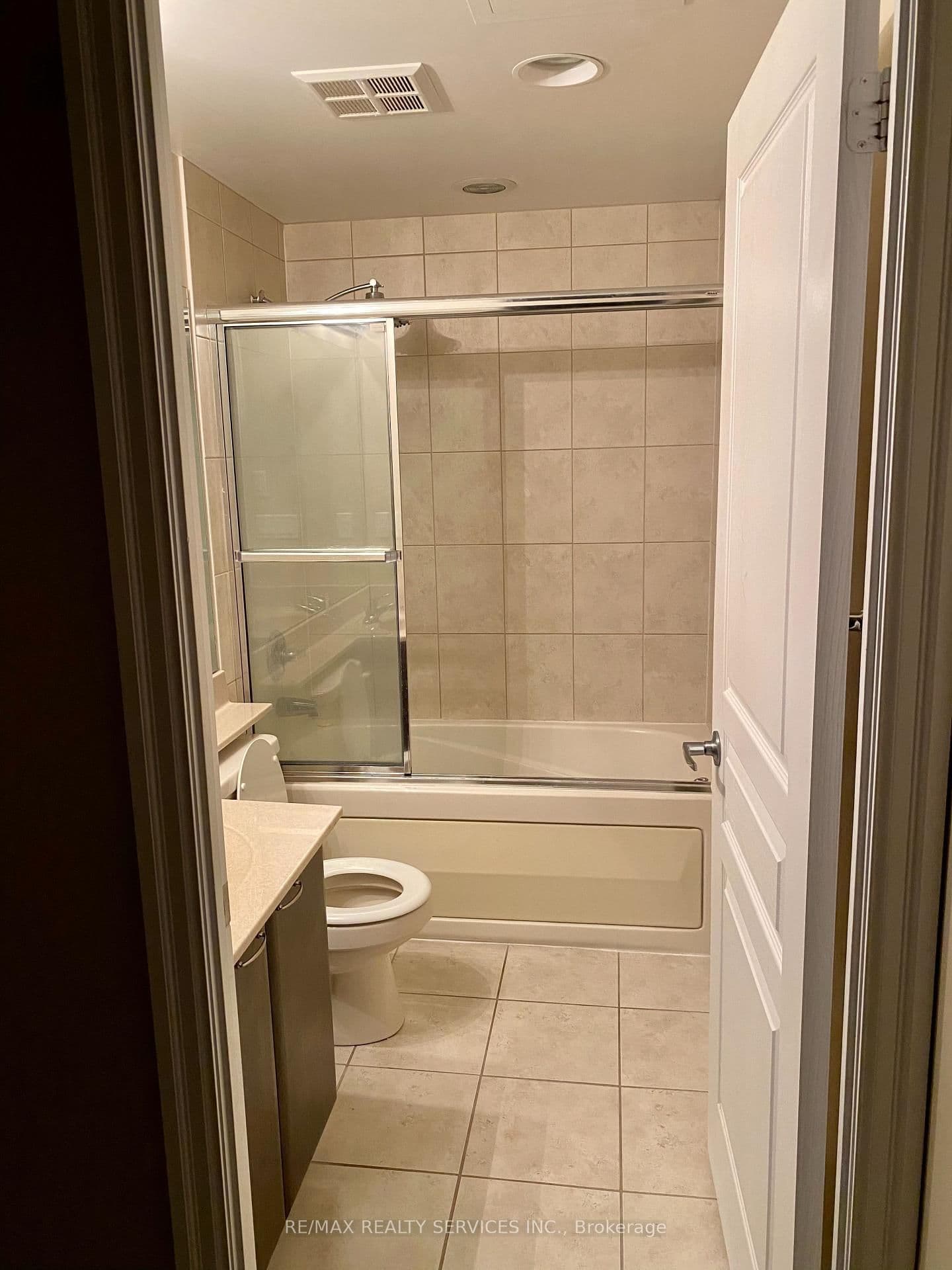 12 York Street, Unit 909 thumbnail 8