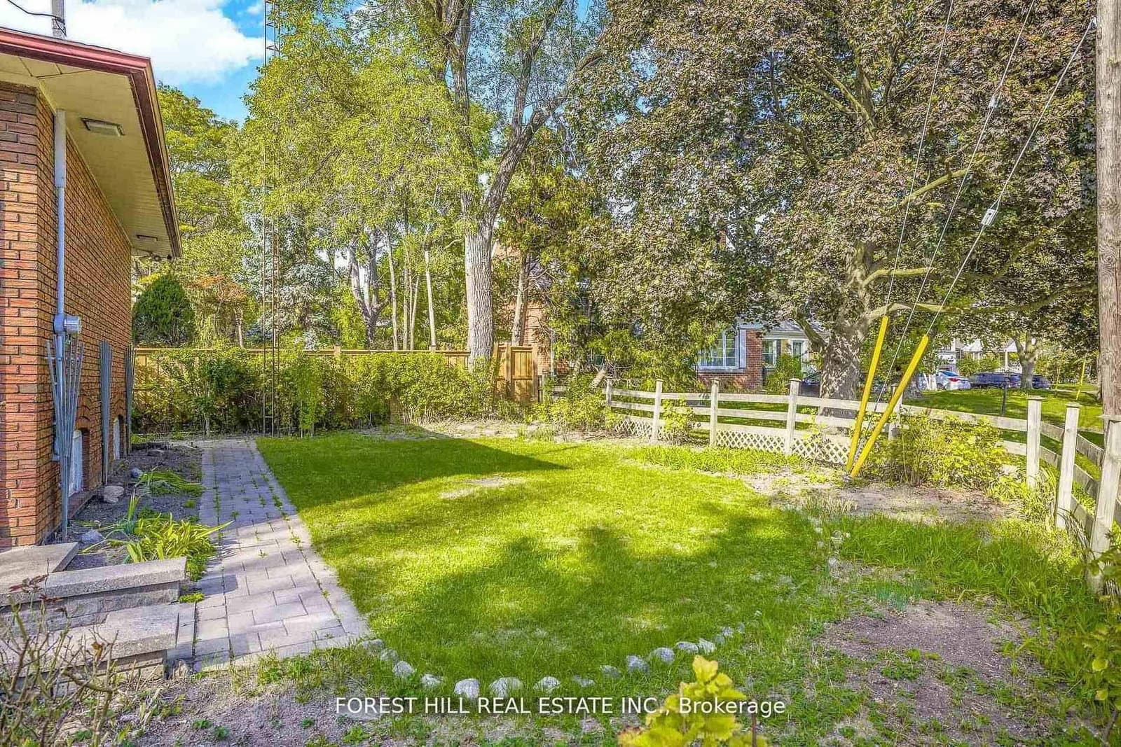 18 Irvington Crescent thumbnail 21