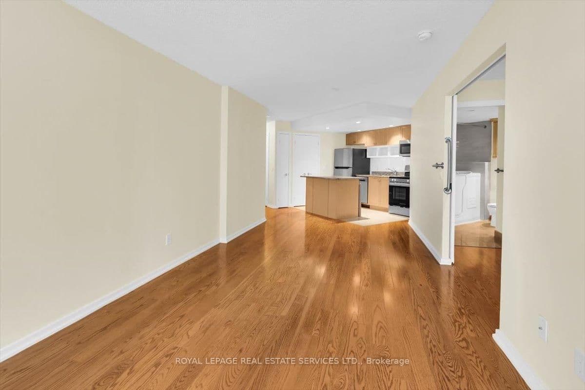 208 Queens Quay W, Unit 1104 thumbnail 14