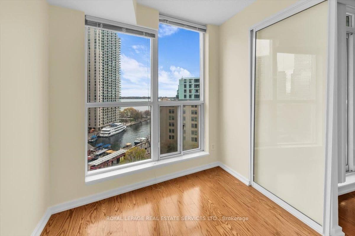 208 Queens Quay W, Unit 1104 thumbnail 19