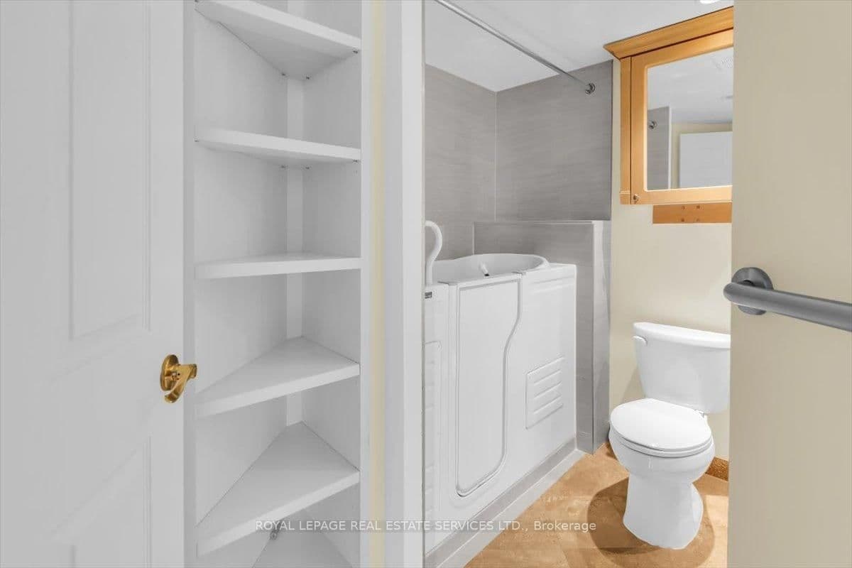208 Queens Quay W, Unit 1104 thumbnail 21
