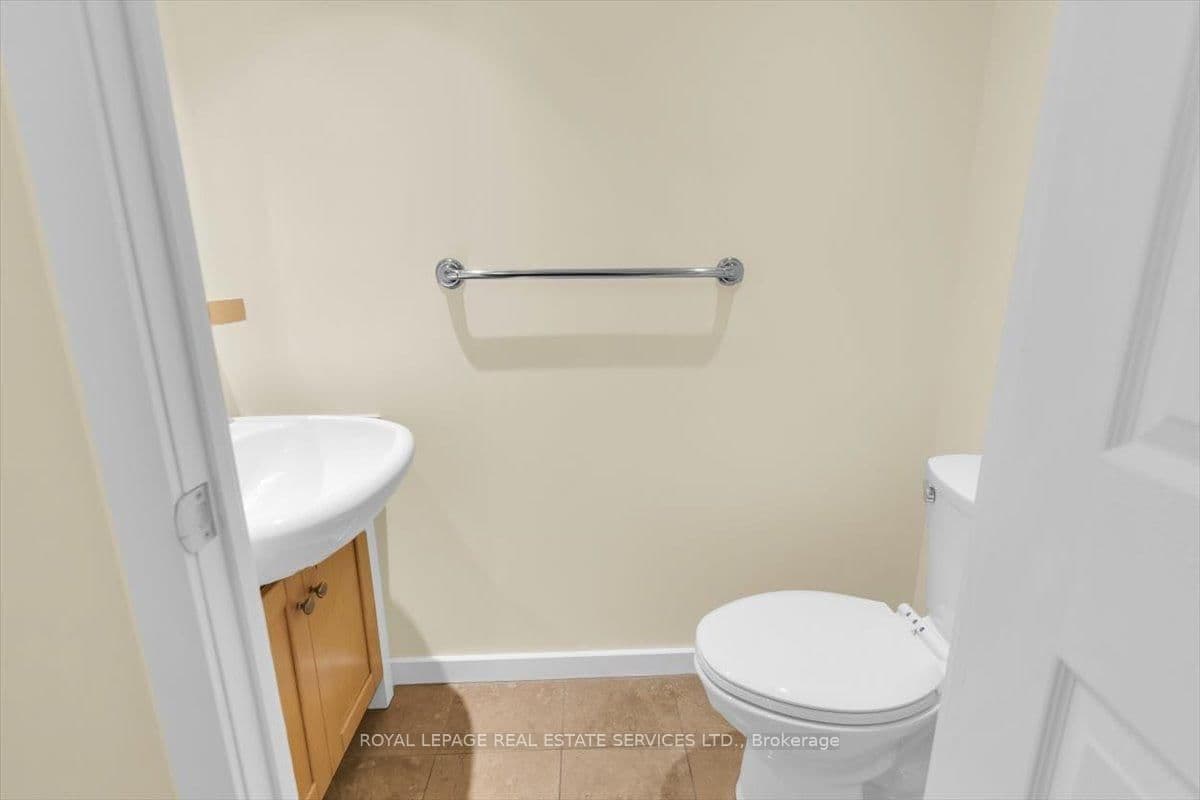 208 Queens Quay W, Unit 1104 thumbnail 24