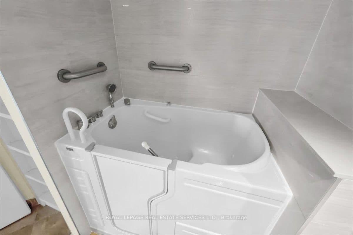 208 Queens Quay W, Unit 1104 thumbnail 26