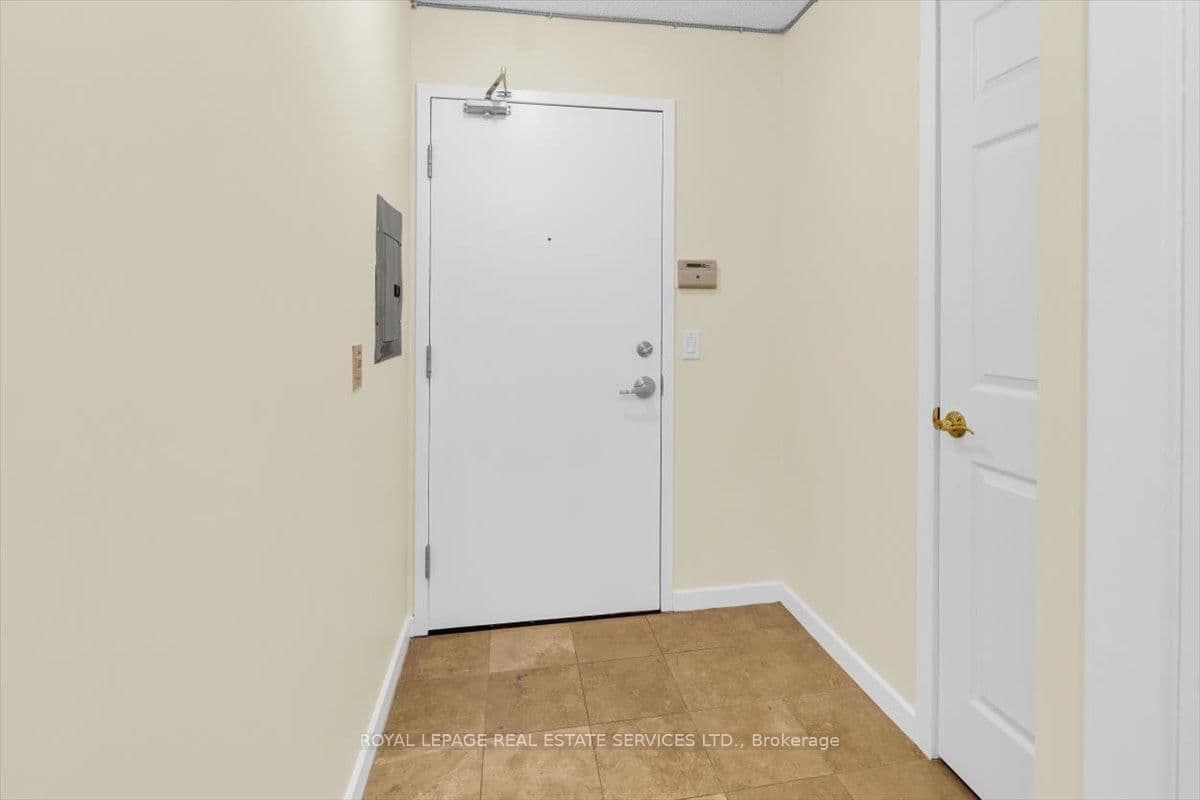 208 Queens Quay W, Unit 1104 thumbnail 27
