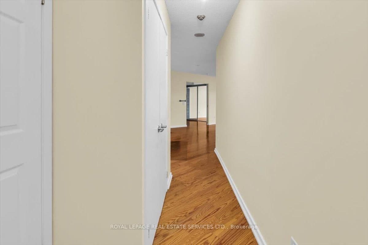 208 Queens Quay W, Unit 1104 thumbnail 28