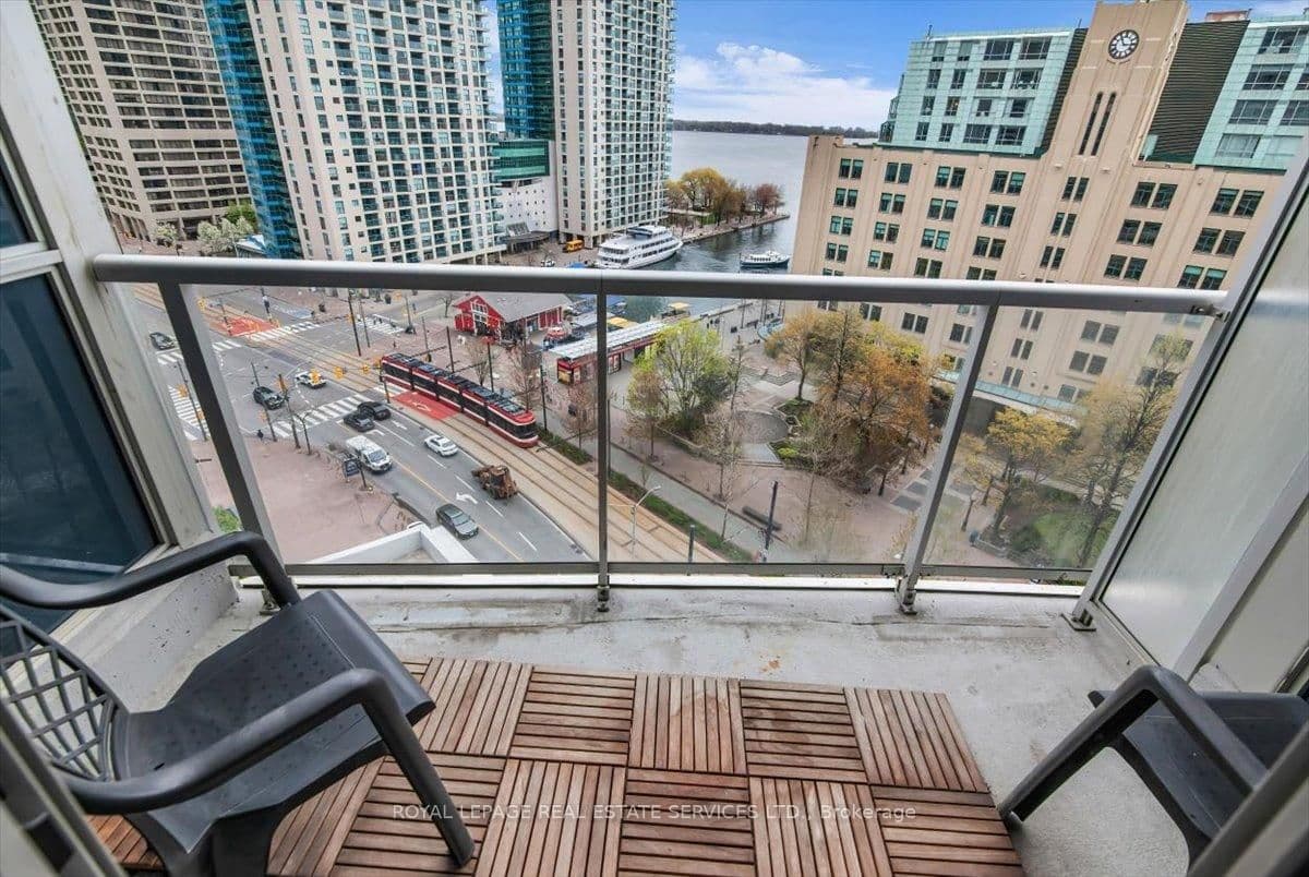 208 Queens Quay W, Unit 1104 thumbnail 30