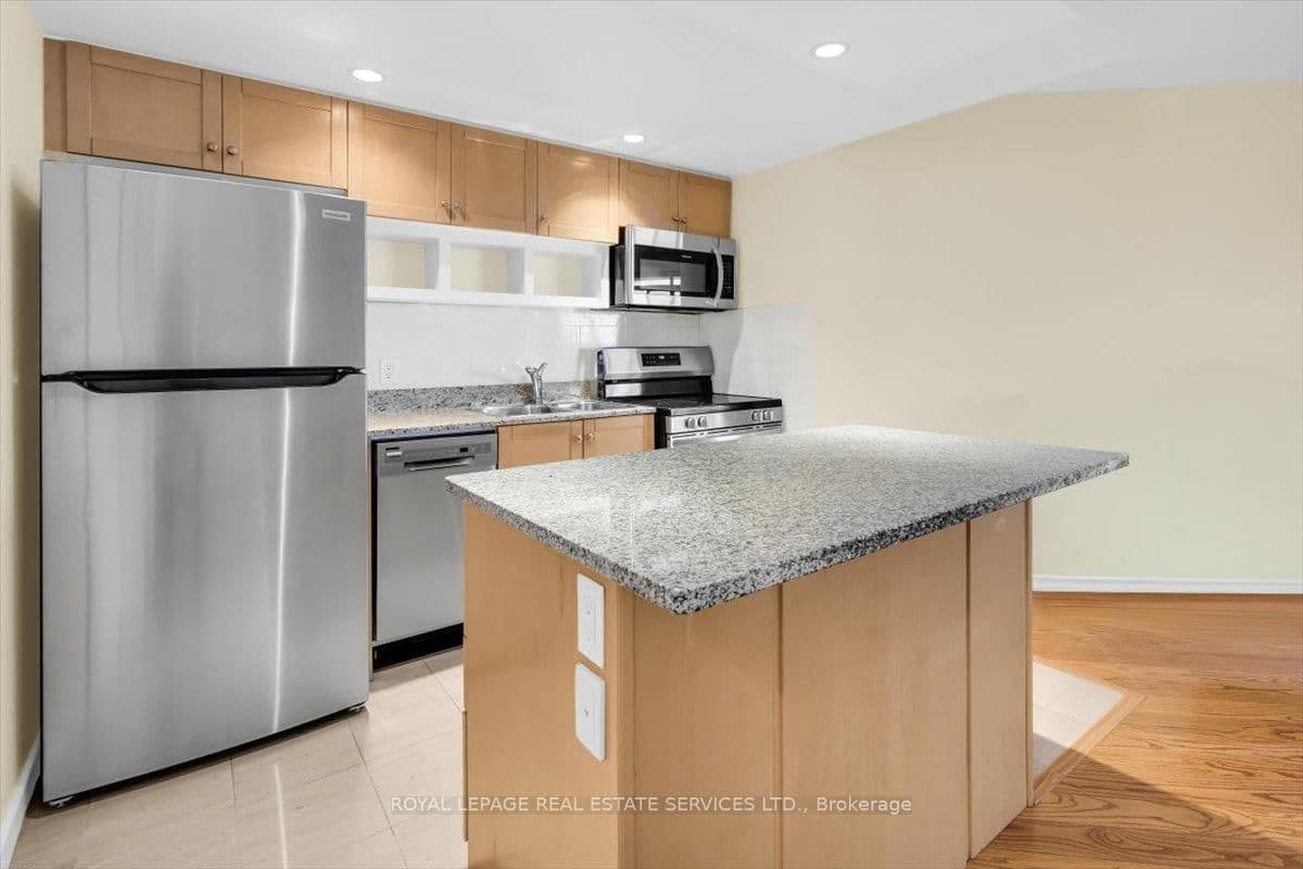 208 Queens Quay W, Unit 1104 thumbnail 7
