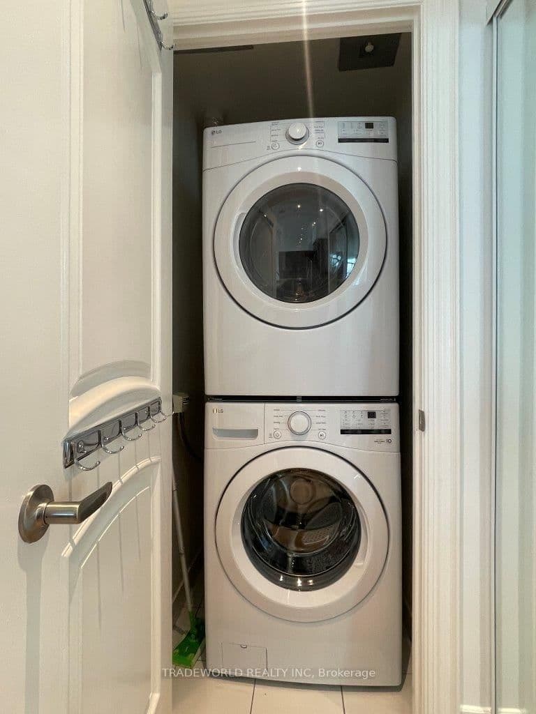 33 Bay Street, Unit 5003 thumbnail 25