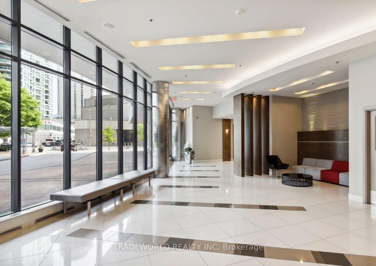 33 Bay Street, Unit 5003 thumbnail 5