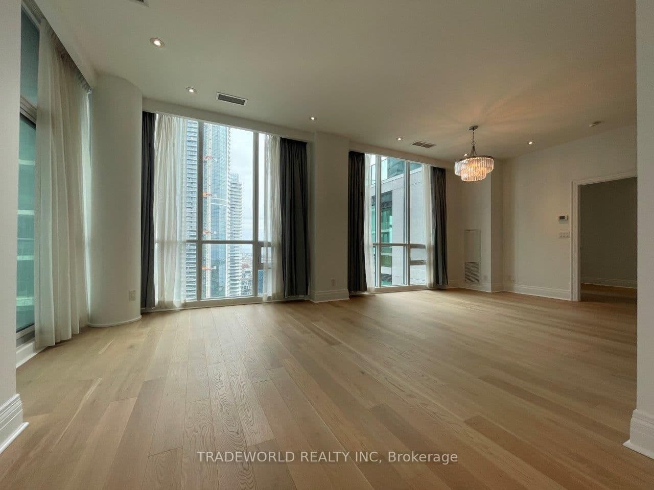33 Bay Street, Unit 5003 thumbnail 8
