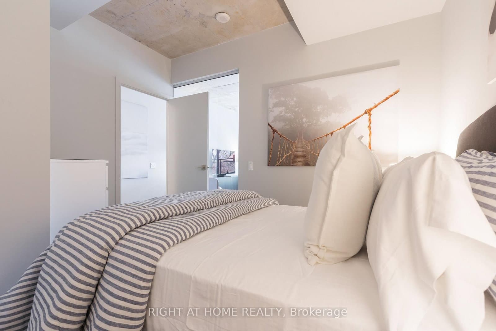 130 Rusholme Road, Unit 202 thumbnail 5