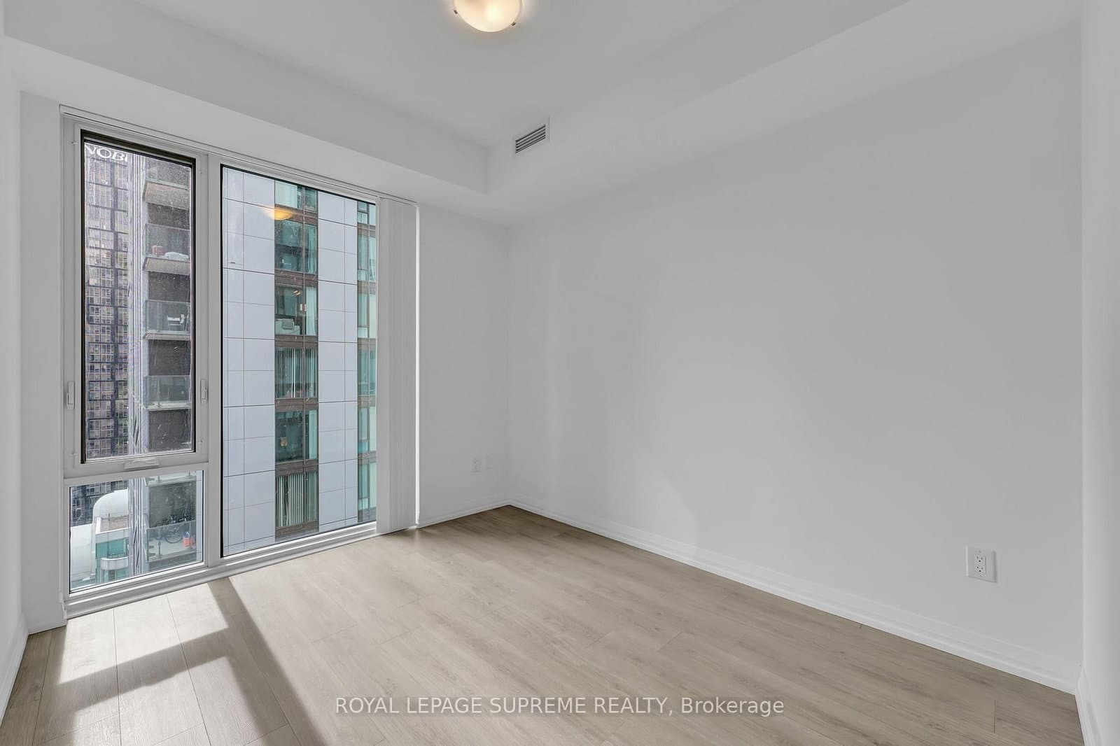 28 Widmer Street, Unit 2929 thumbnail 2