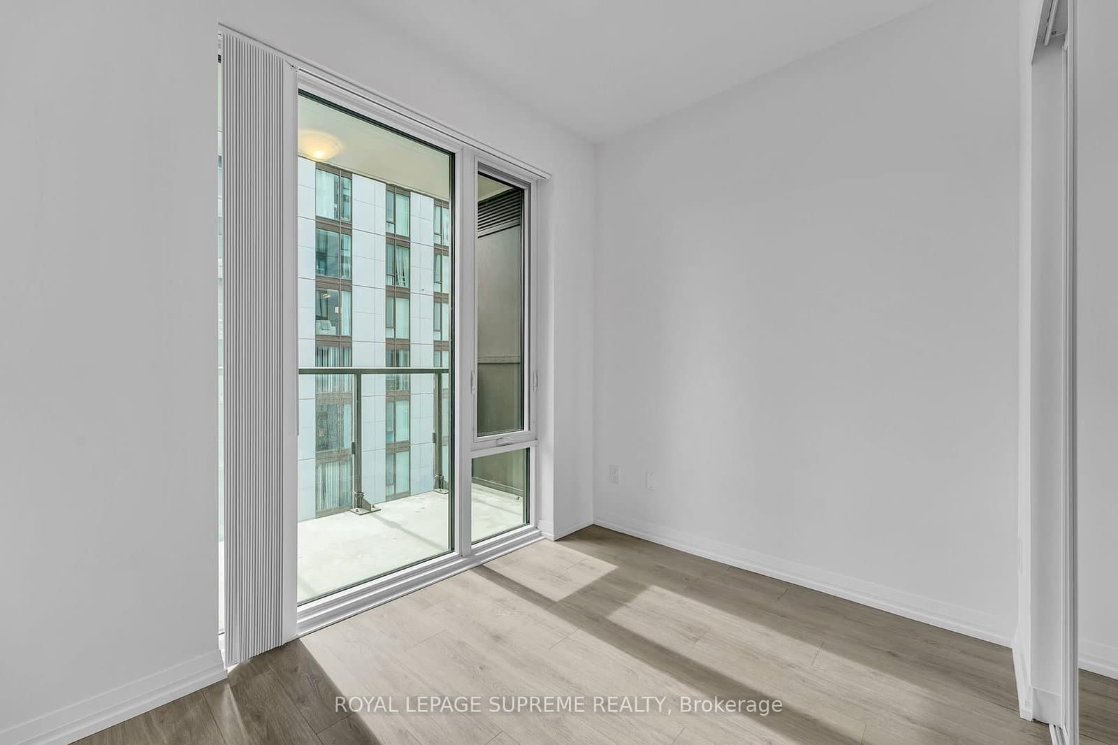 28 Widmer Street, Unit 2929 thumbnail 5