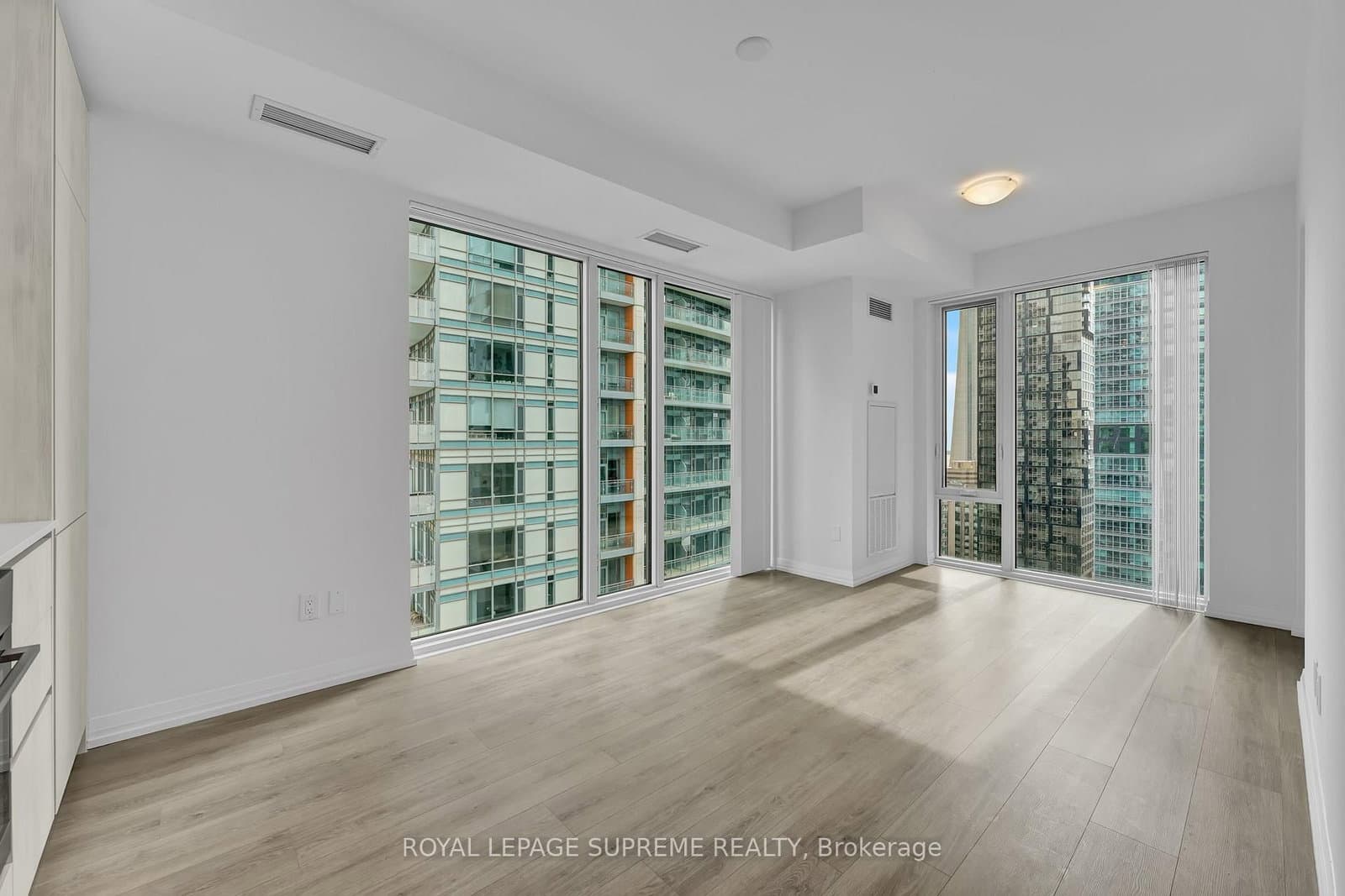 28 Widmer Street, Unit 2929 thumbnail 8