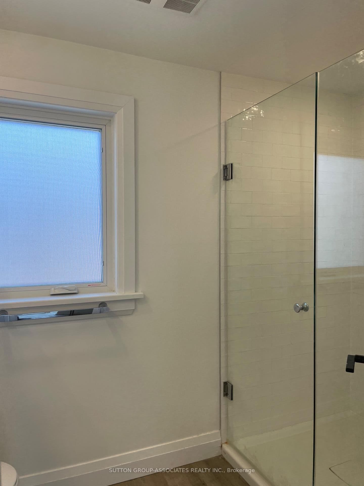 9 Whitaker Avenue, Unit 2 thumbnail 11