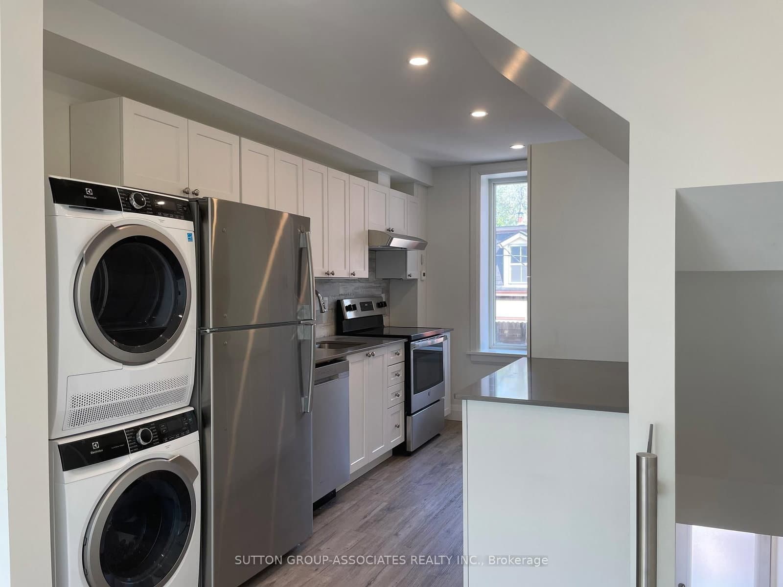 9 Whitaker Avenue, Unit 2 thumbnail 5