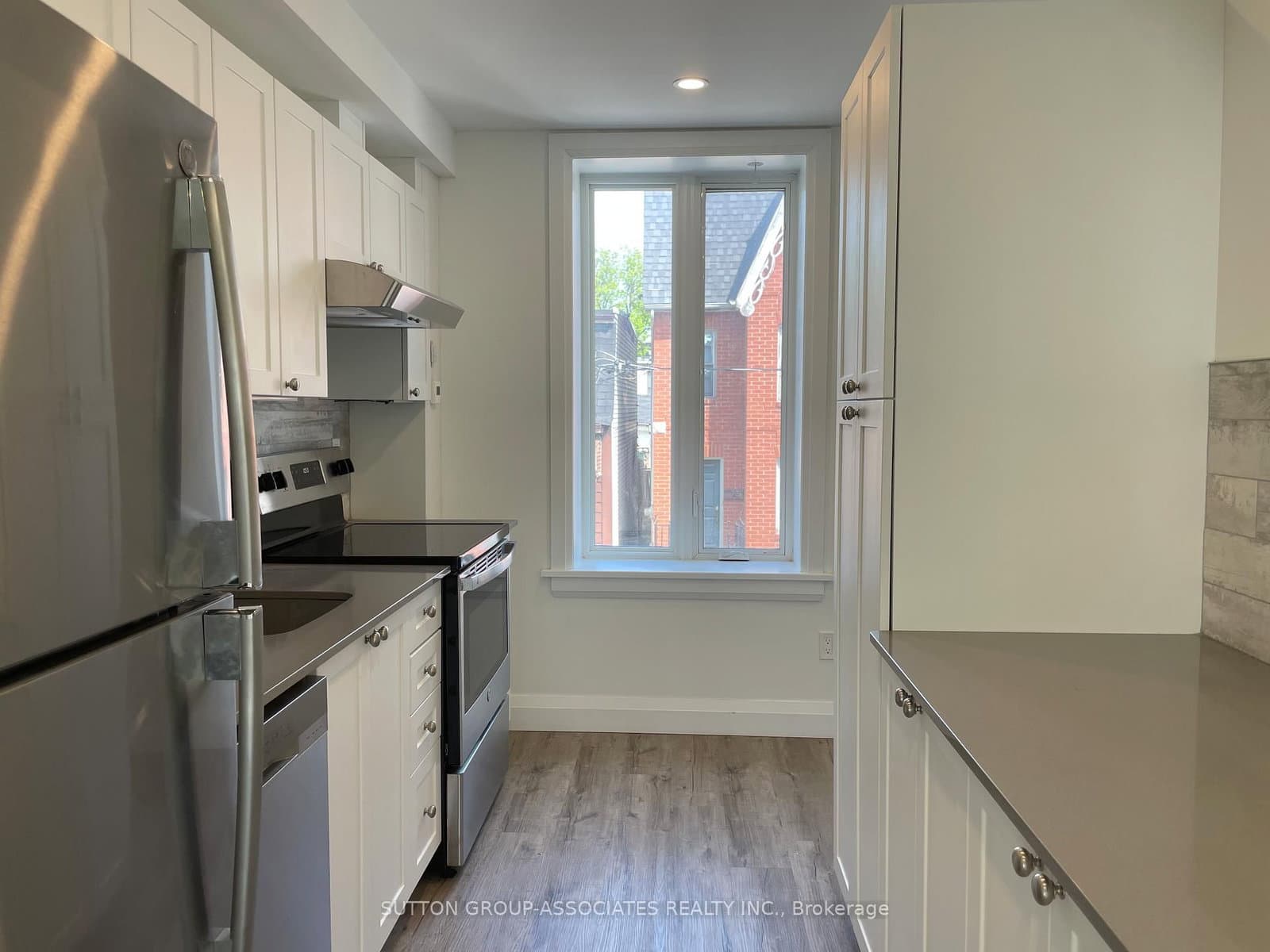 9 Whitaker Avenue, Unit 2 thumbnail 6