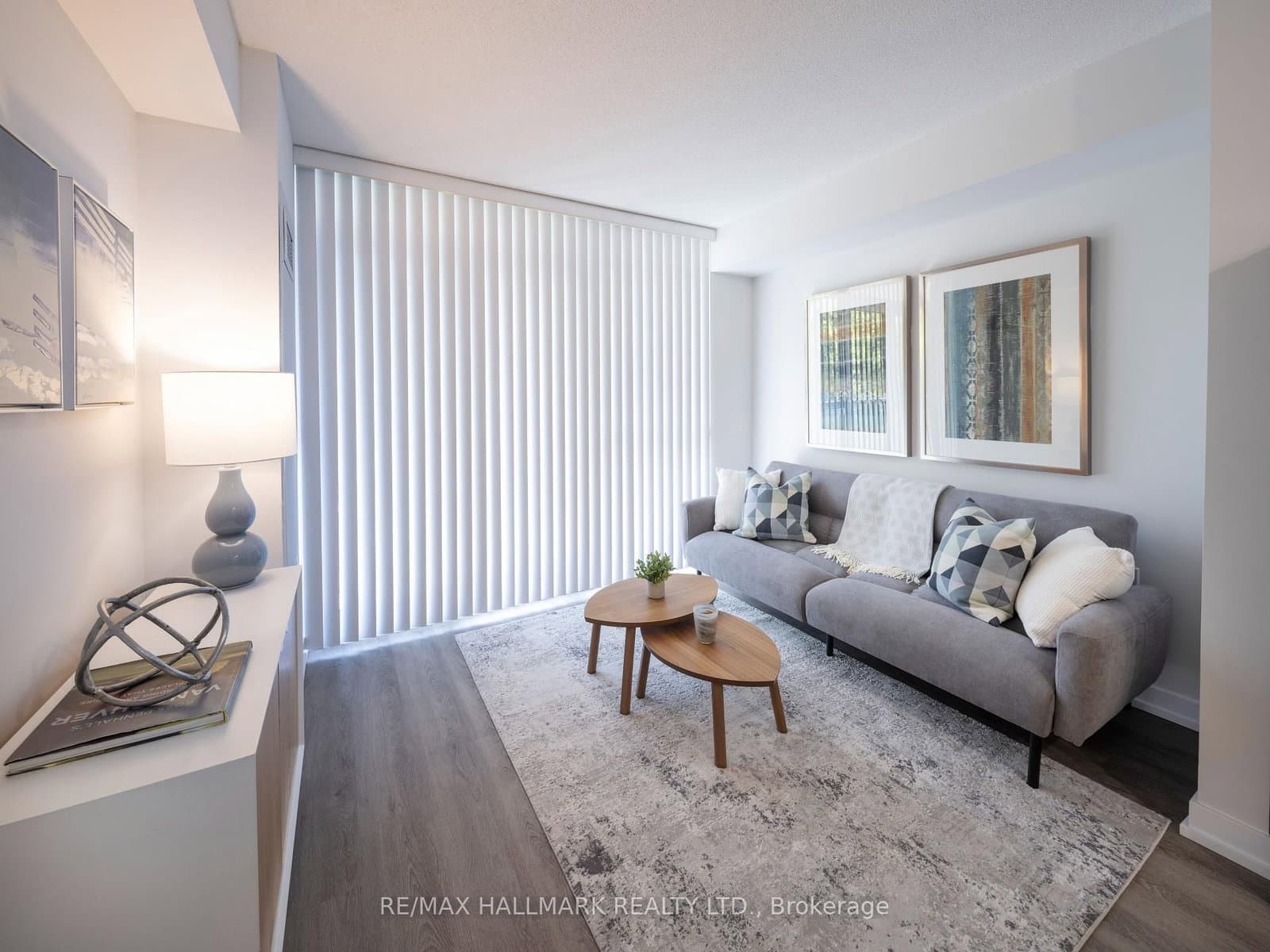 132 Berkeley Street, Unit 1004 thumbnail 3