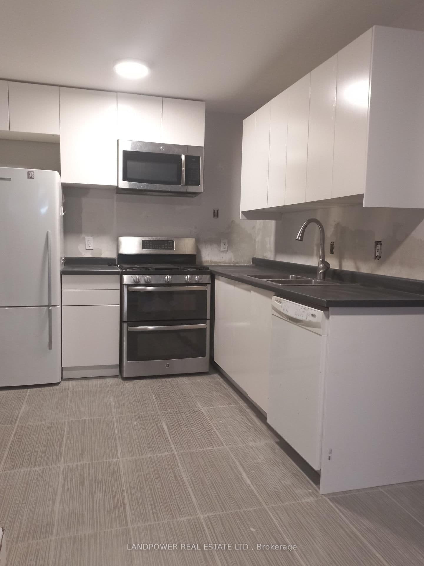 8 Clareville Crescent, Unit 3 bedrooms thumbnail 7