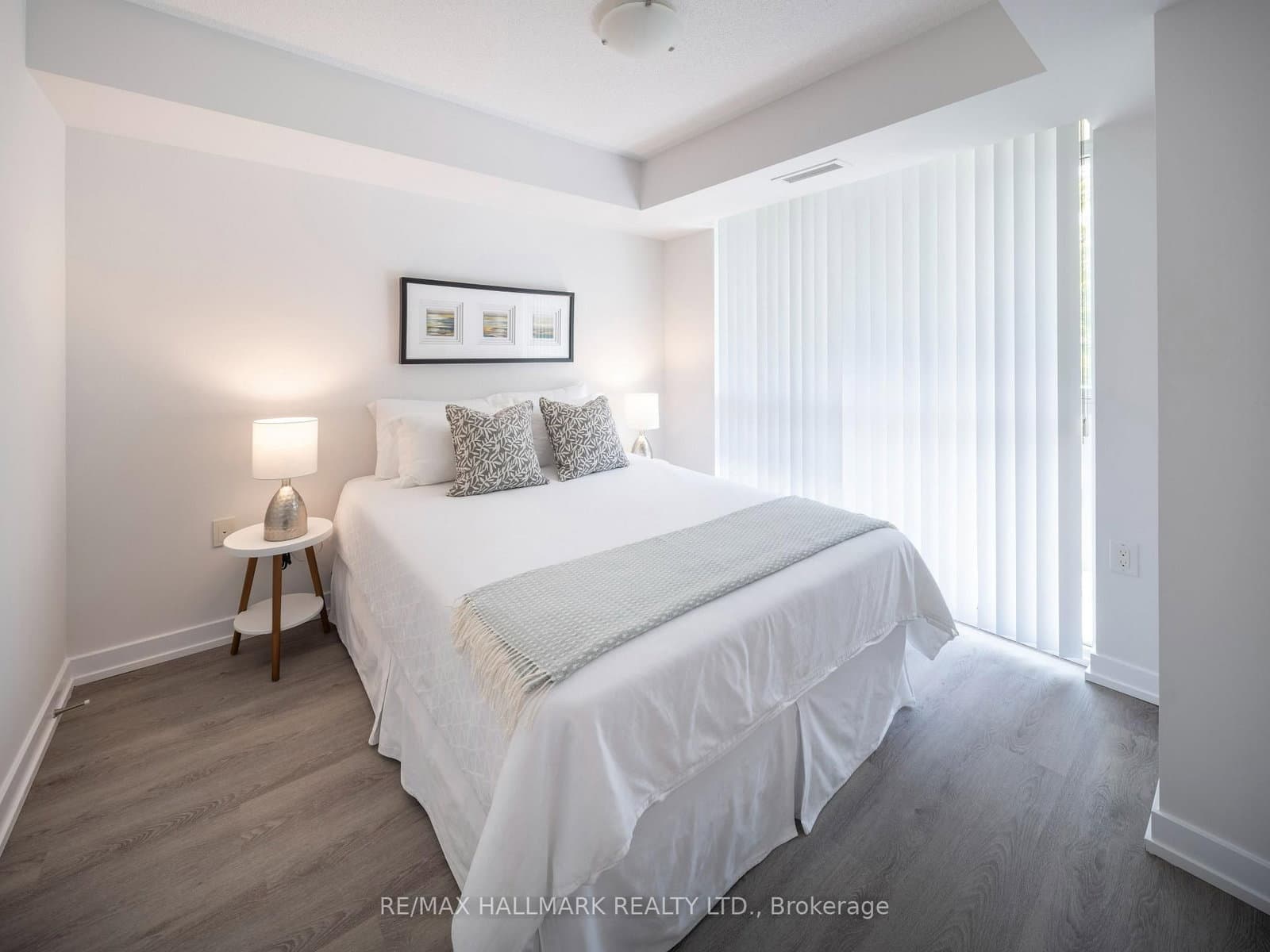 132 Berkeley Street, Unit 704 thumbnail 6