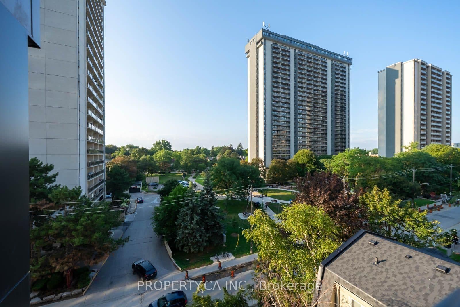 109 Erskine Avenue, Unit 604 thumbnail 11