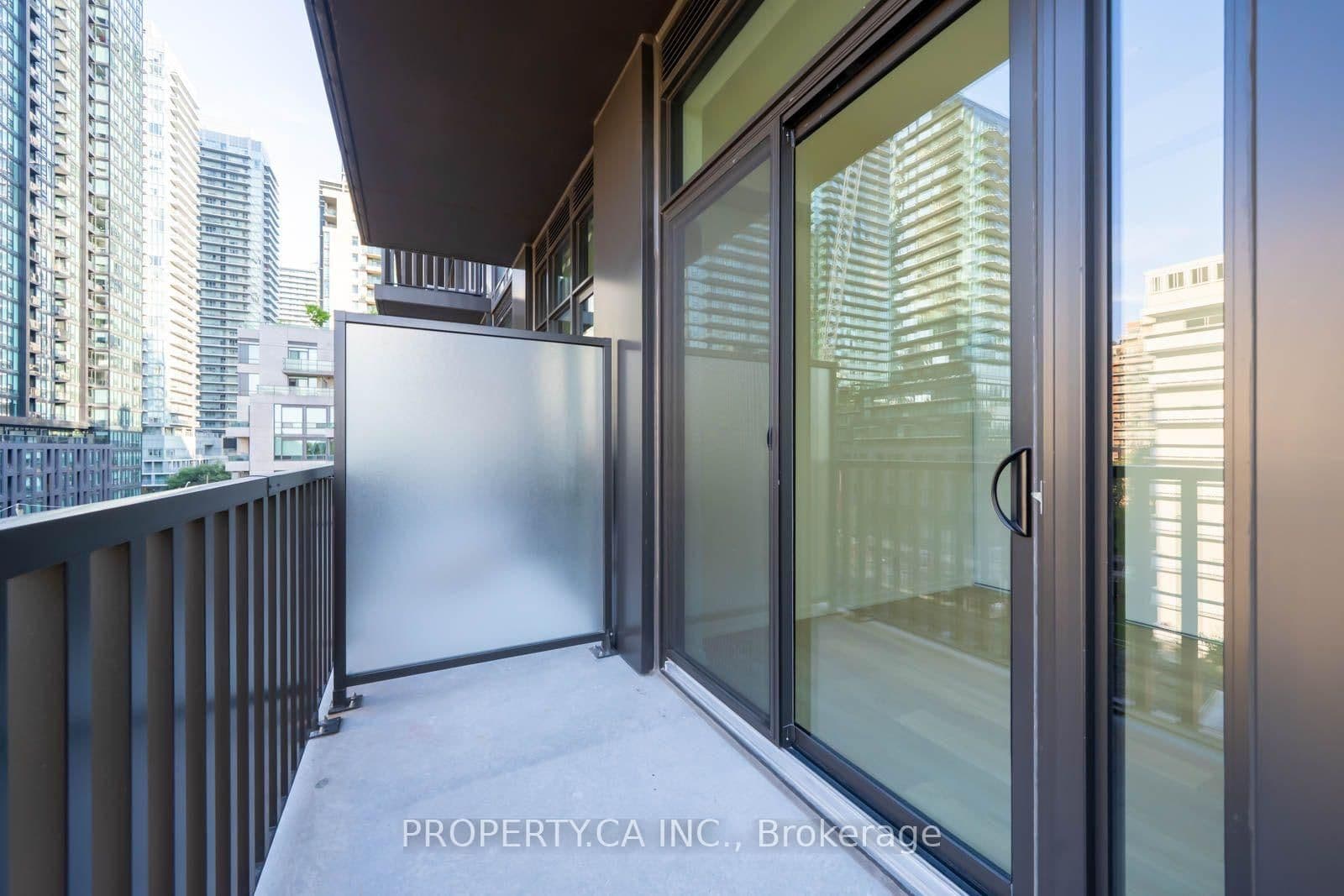 109 Erskine Avenue, Unit 604 thumbnail 12